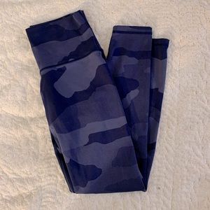 AE blue camo leggings